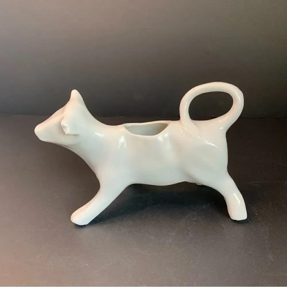 VTG White‎ Ceramic Bull Cow Creamer